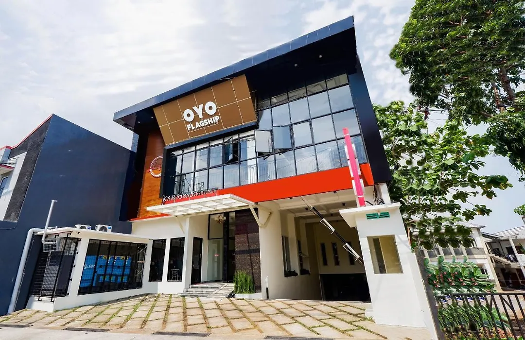 Oyo Flagship 2124 Kars Inn Semarang-1