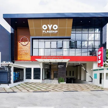 Oyo Flagship 2124 Kars Inn Semarang-2